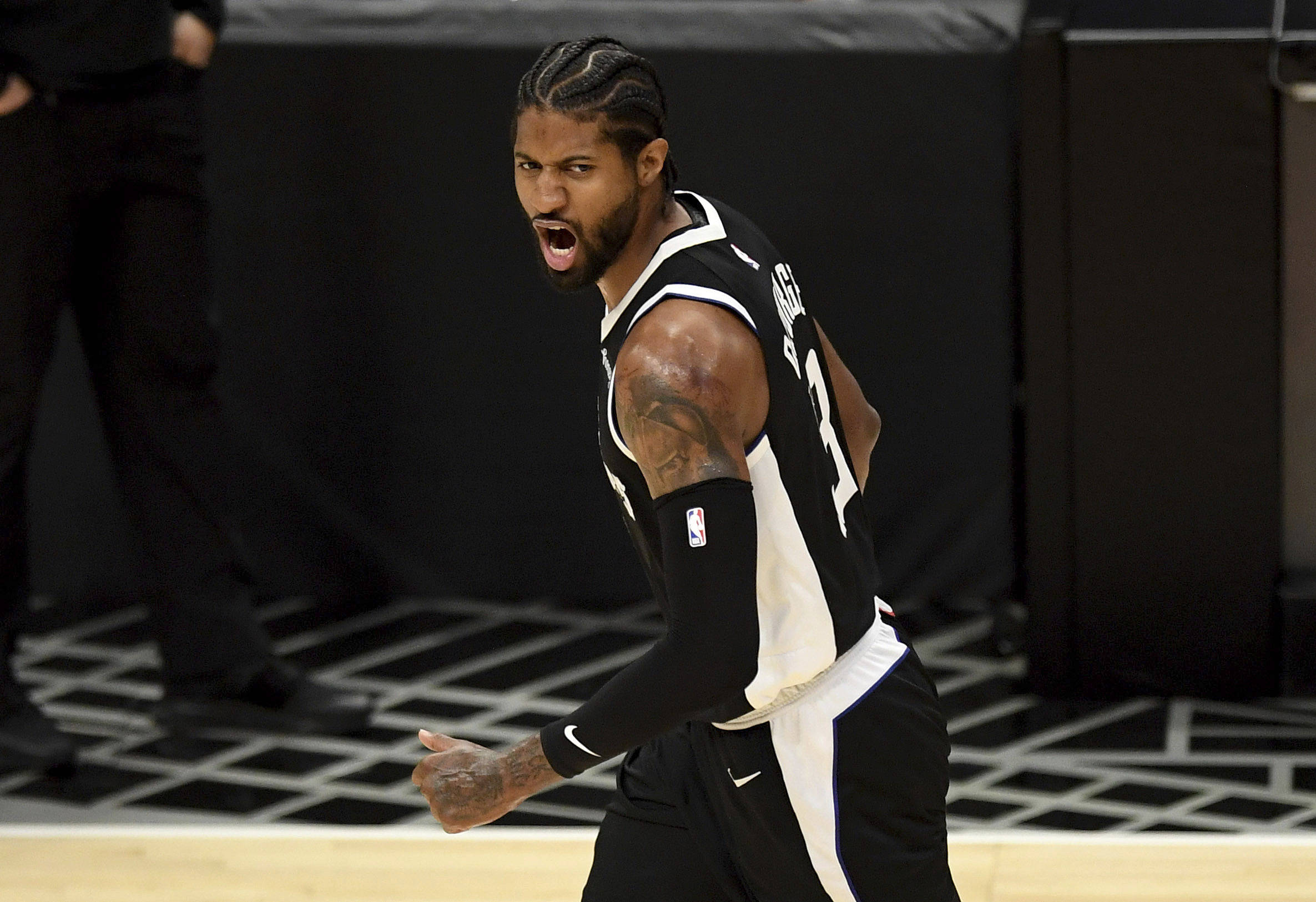 收回球权 收回球权