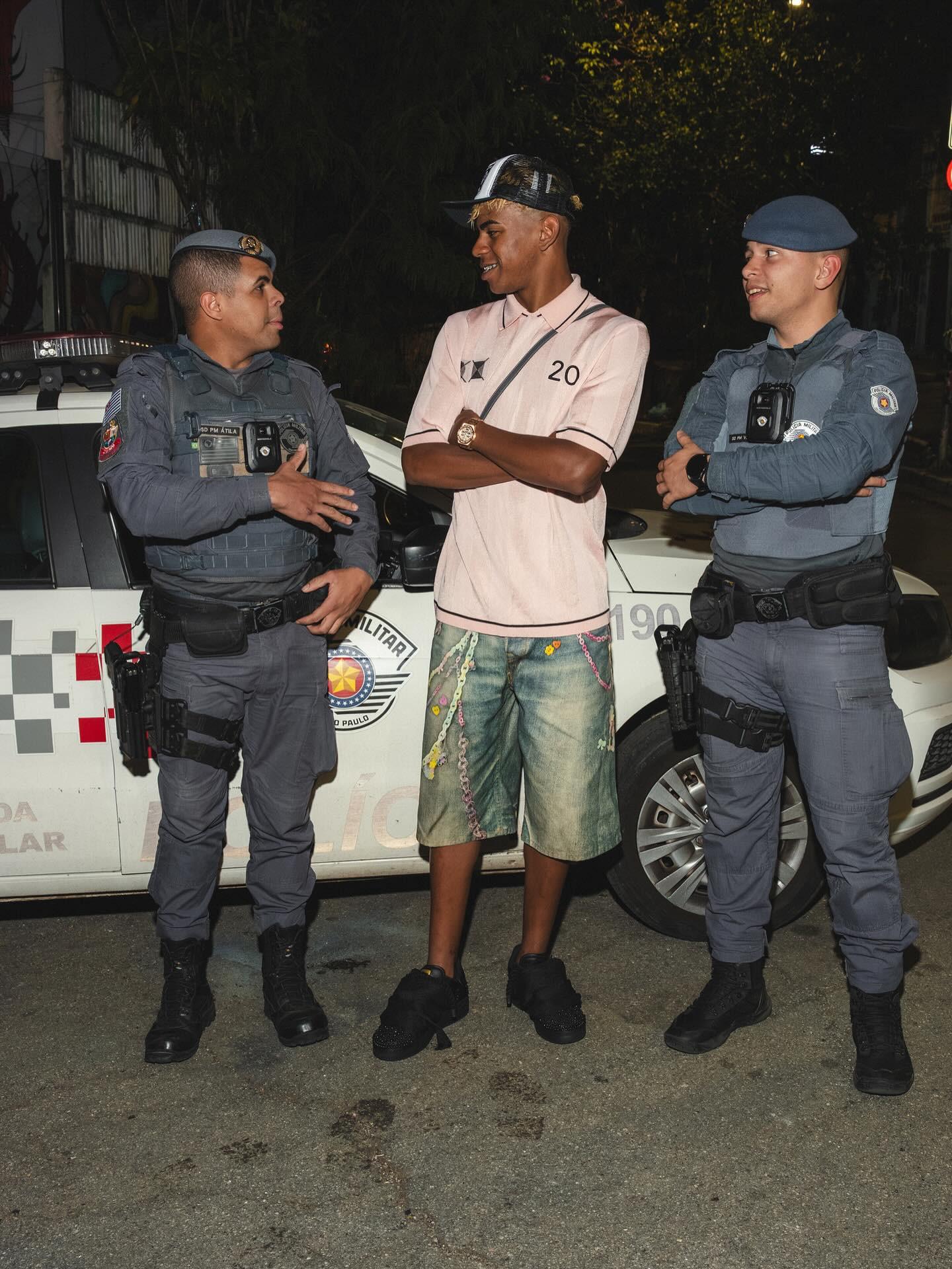 多点拉扯中 多点拉扯中